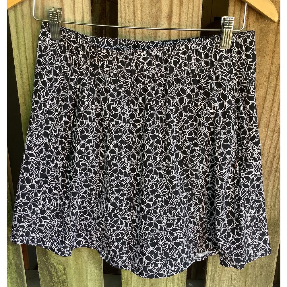 T by Talbots Skort Black White Abstract Floral Petite MP Pockets Athleisure